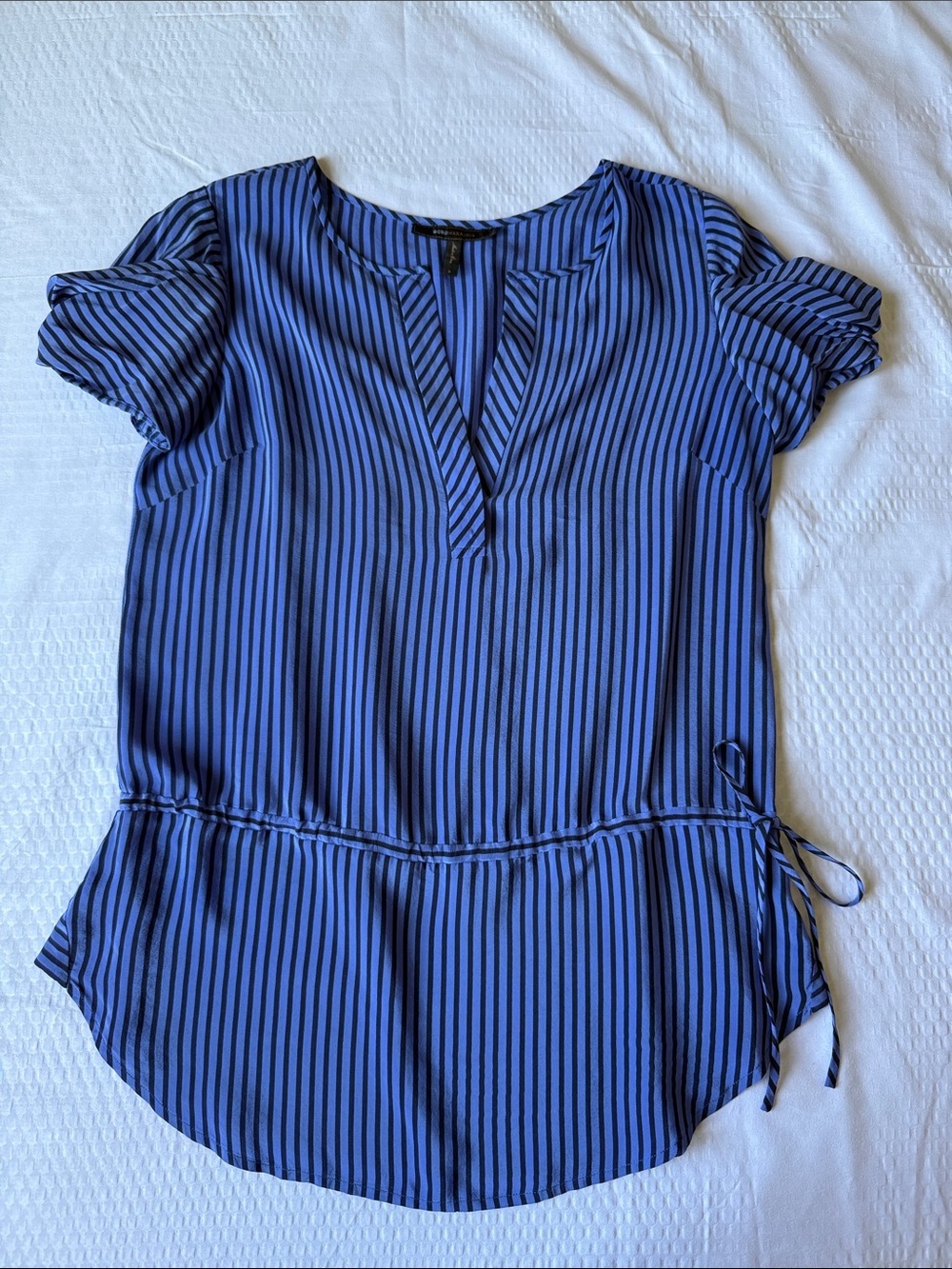 BCBGMaxAzria 100% Silk Blue and Black Striped Short-Sleeve Blouse ✨